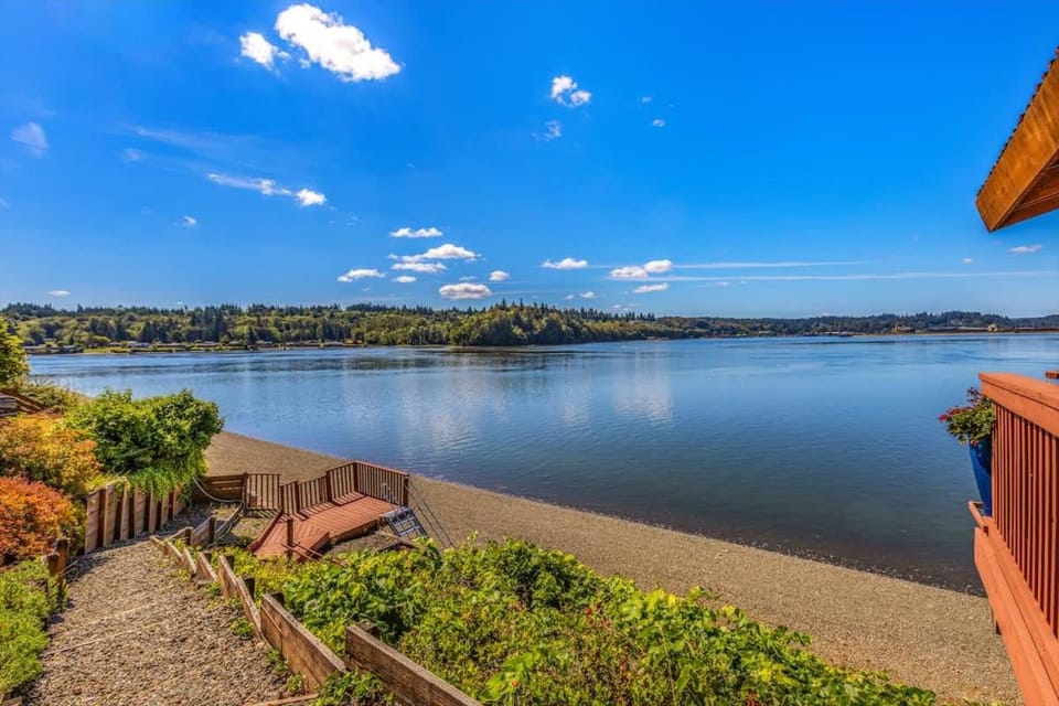 Phenomenal Sunsets Wild Orca & Private Beach House in Shelton