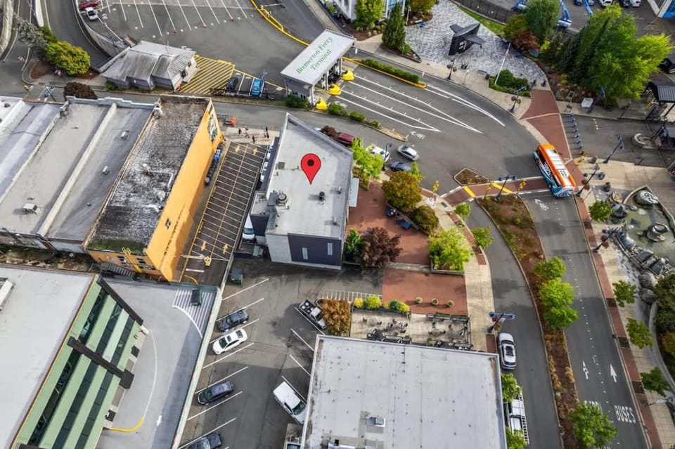 Brand New Downtown Condo Next to Bremerton Ferry House in Bremerton