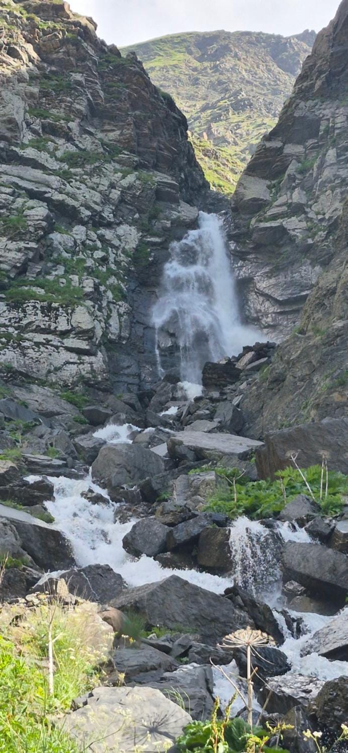 Nearby landmark, Day, Natural landscape, Mountain view, River view