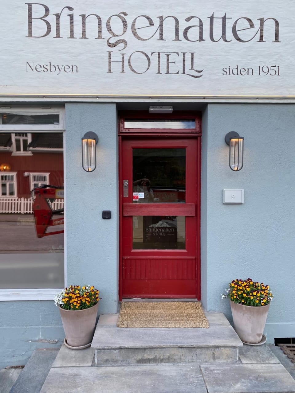 Facade/entrance
