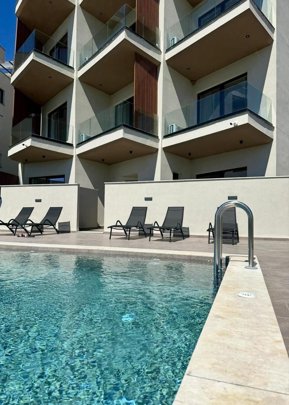 Swimming pool, Swimming pool, sunbed