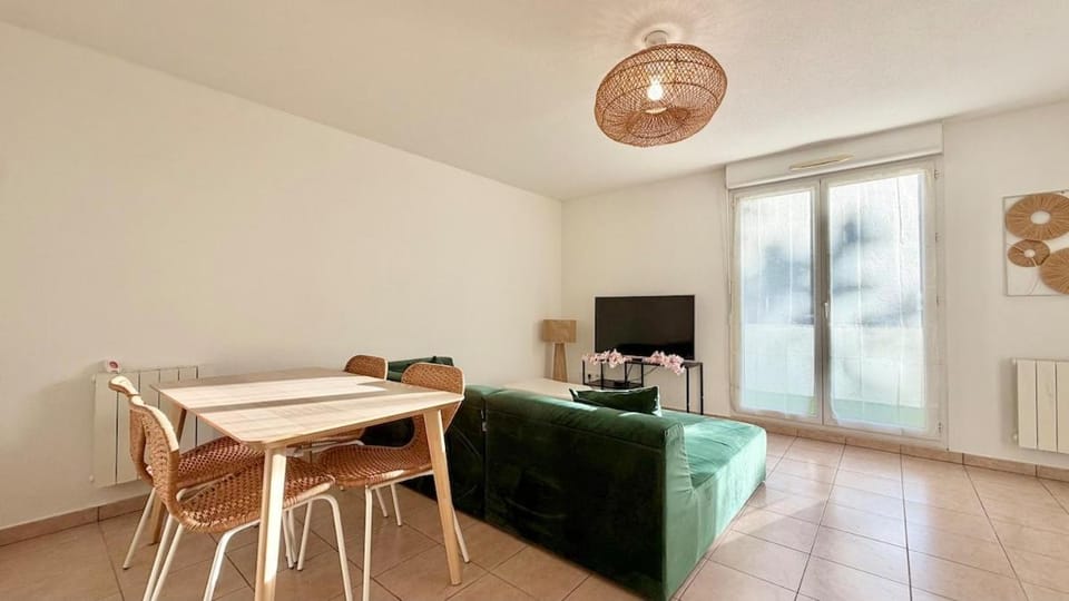 T3 Bonneville Terrasse Parking Apartment in Haute-Savoie