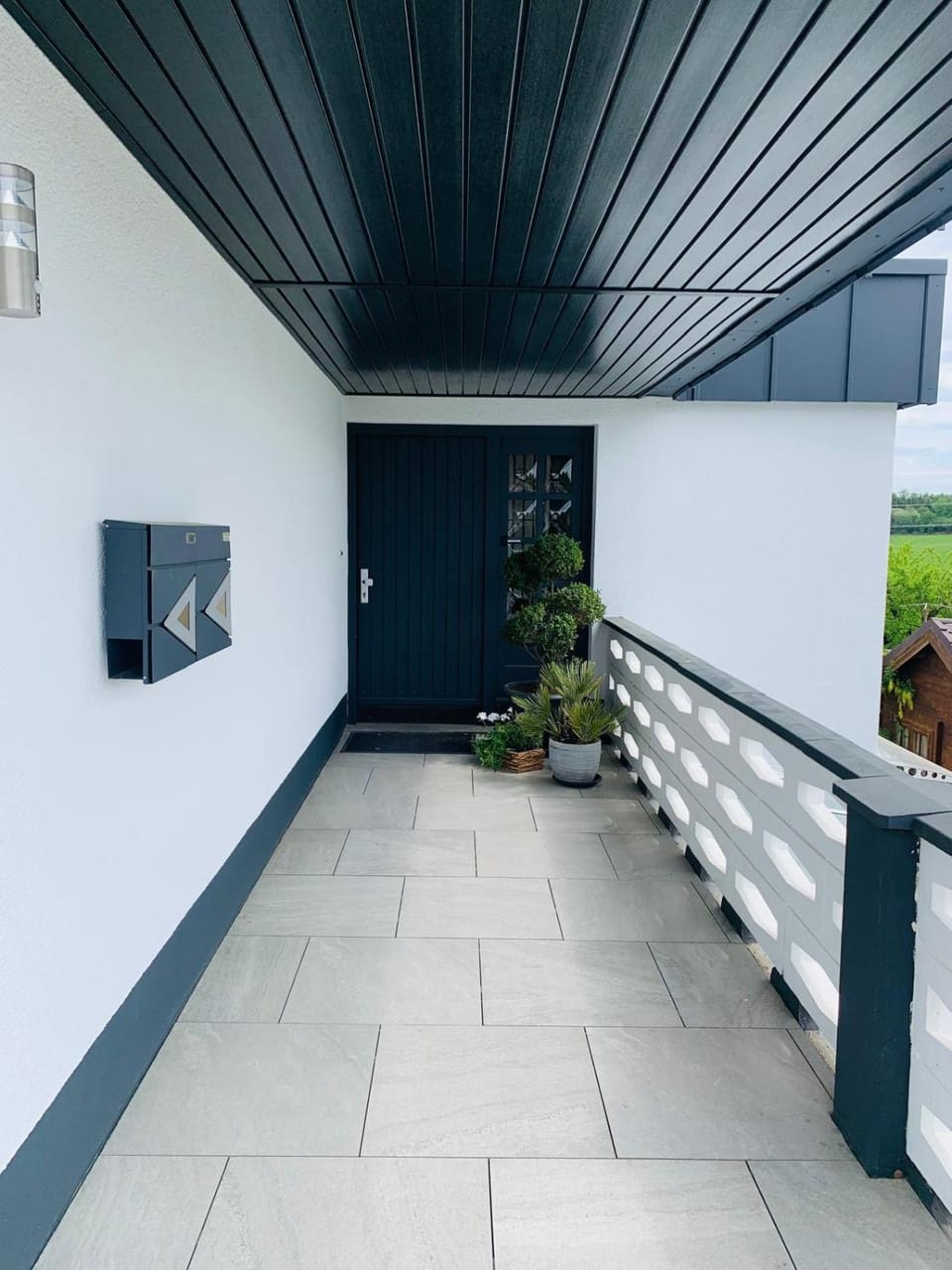 Facade/entrance