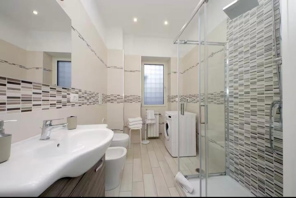 Shower, Bathroom, washing machine