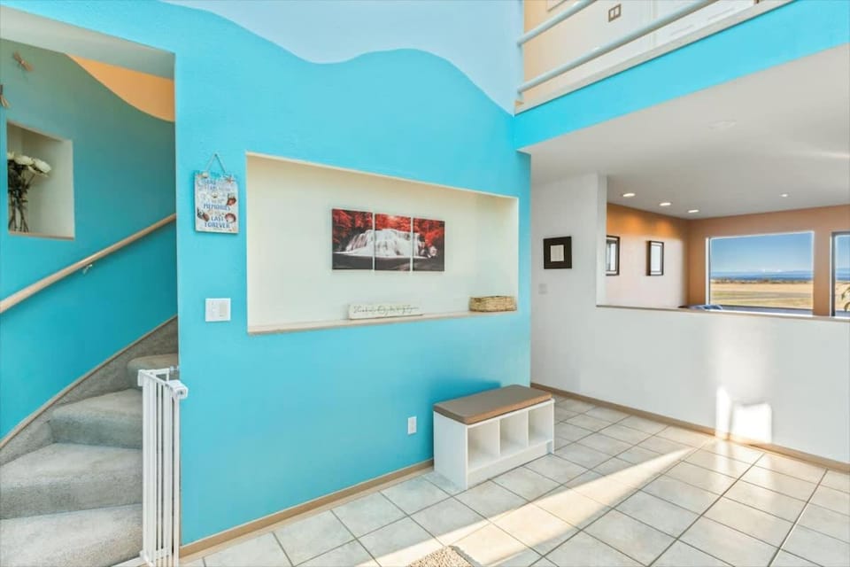 Spacious Gracious & Luxurious Retreat House in Westport