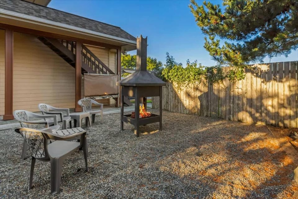 Spacious Gracious & Luxurious Retreat House in Westport