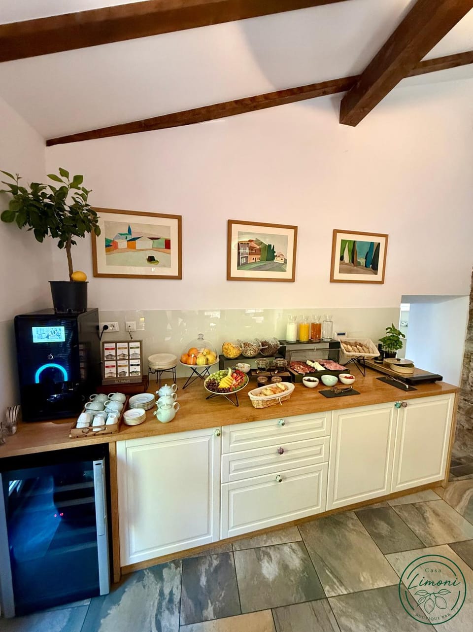 Coffee/tea facilities, Food, Buffet breakfast, pet friendly