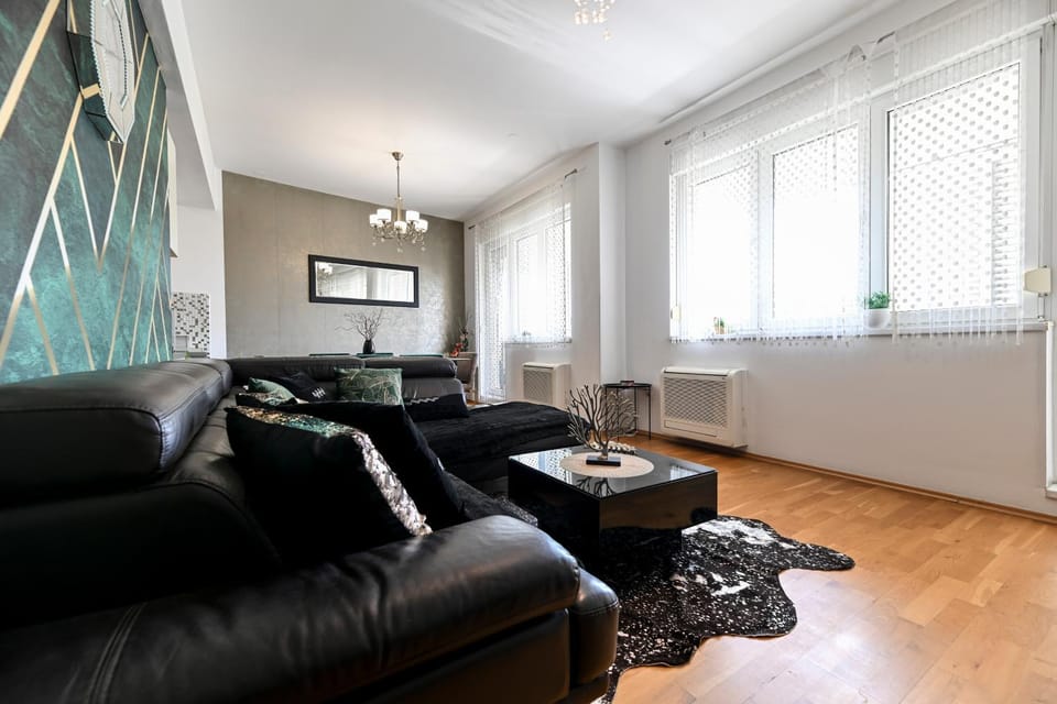 Luxury apartment Experience Zadar City Center near Beach with Balcony and Free Garage Apartment in Zadar