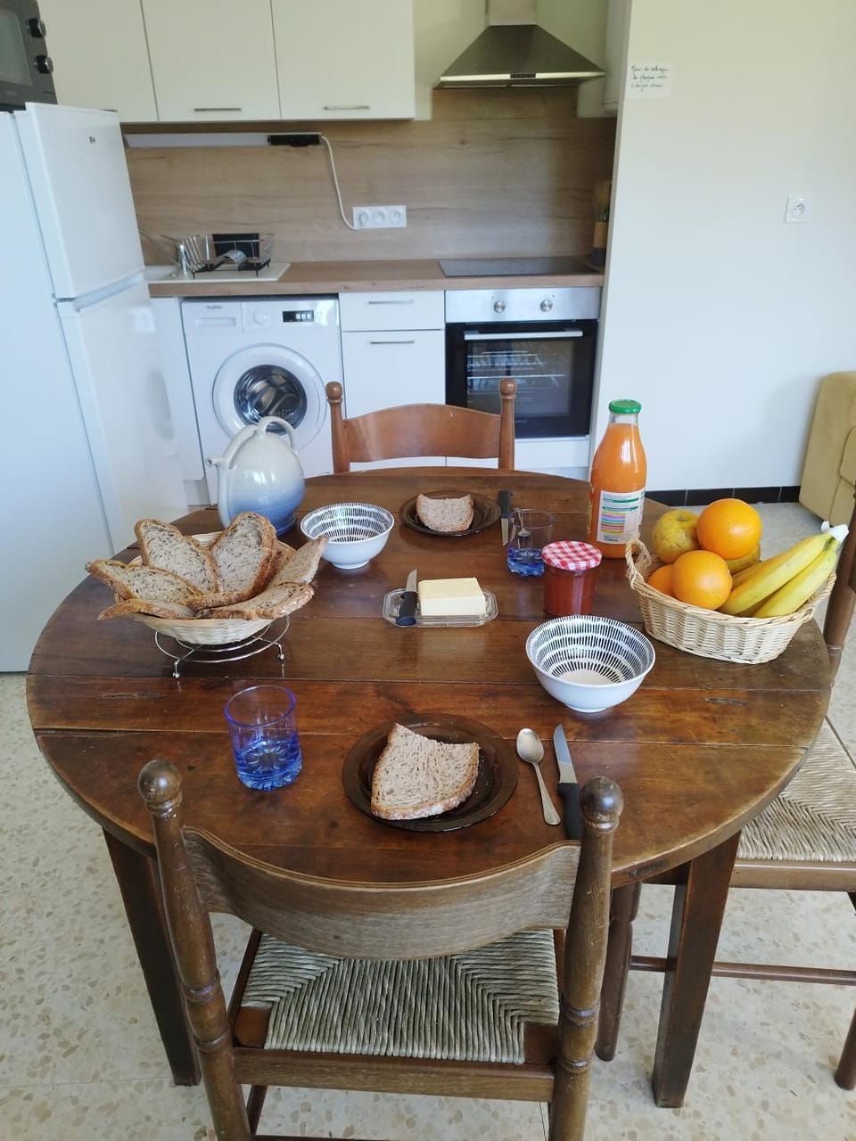 Dining area, Food