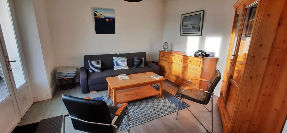 Maison bord de mer avec grand jardin House in Plomeur