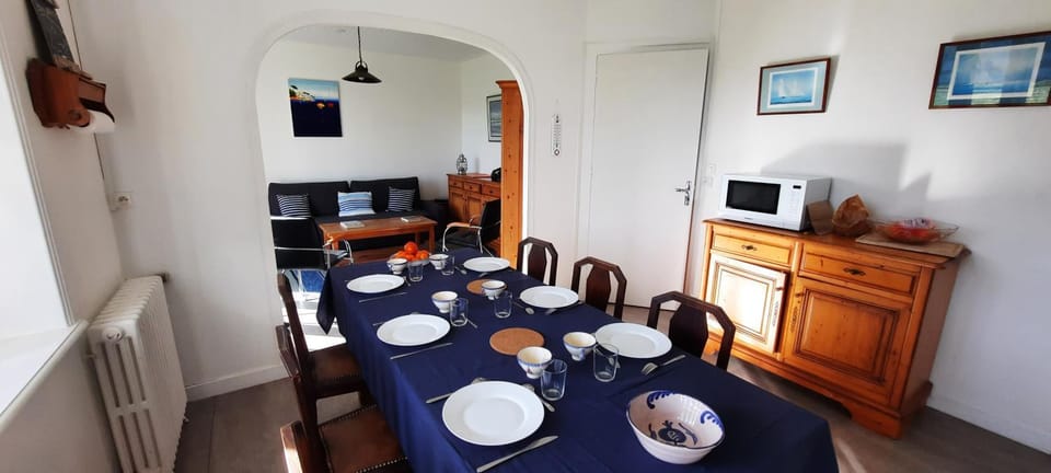 Maison bord de mer avec grand jardin House in Plomeur