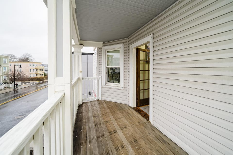 Inviting 4BR Boston Apt - Kid Friendly - Near I-95 & Free Parking 90-2 Apartment in Quincy