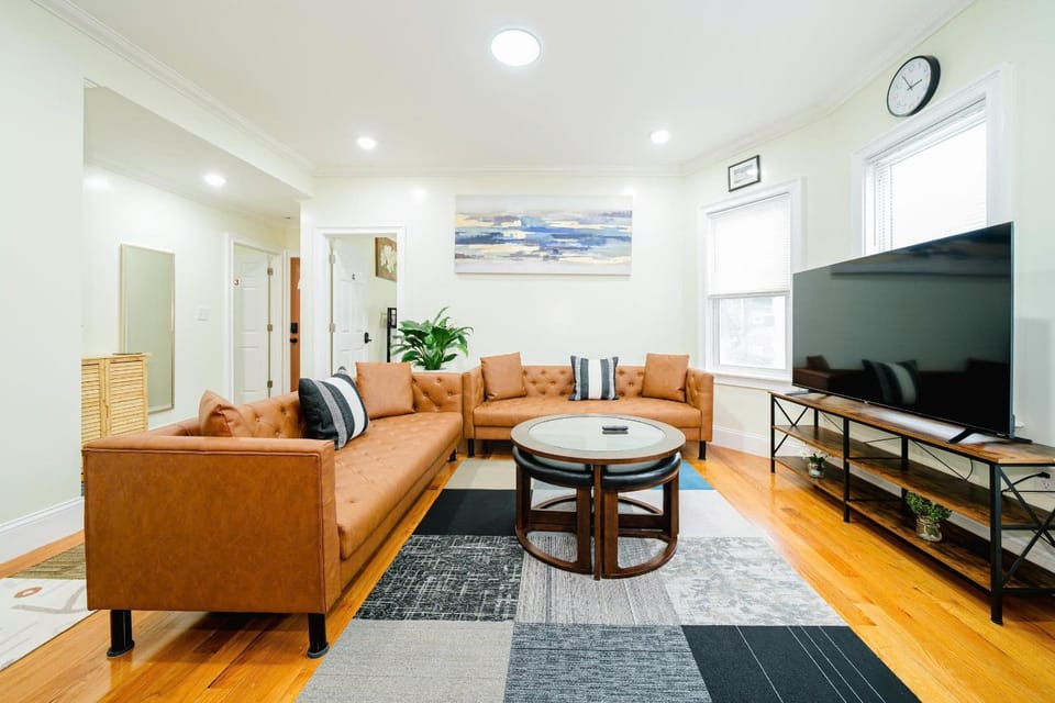 Inviting 4BR Boston Apt - Kid Friendly - Near I-95 & Free Parking 90-2 Apartment in Quincy