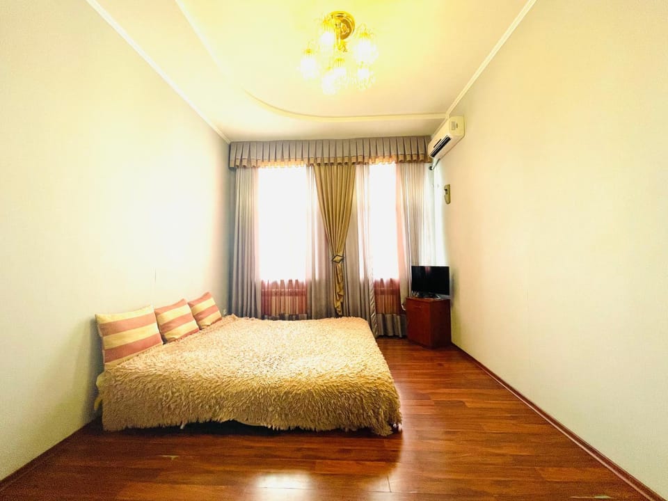 Апартаменты возле Вокзала, центр Apartment in Dnipro