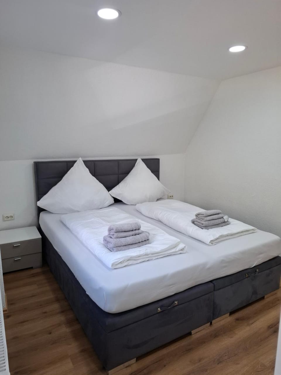 Weratalsee mit 5 Schlafzimmer Apartment in Hesse