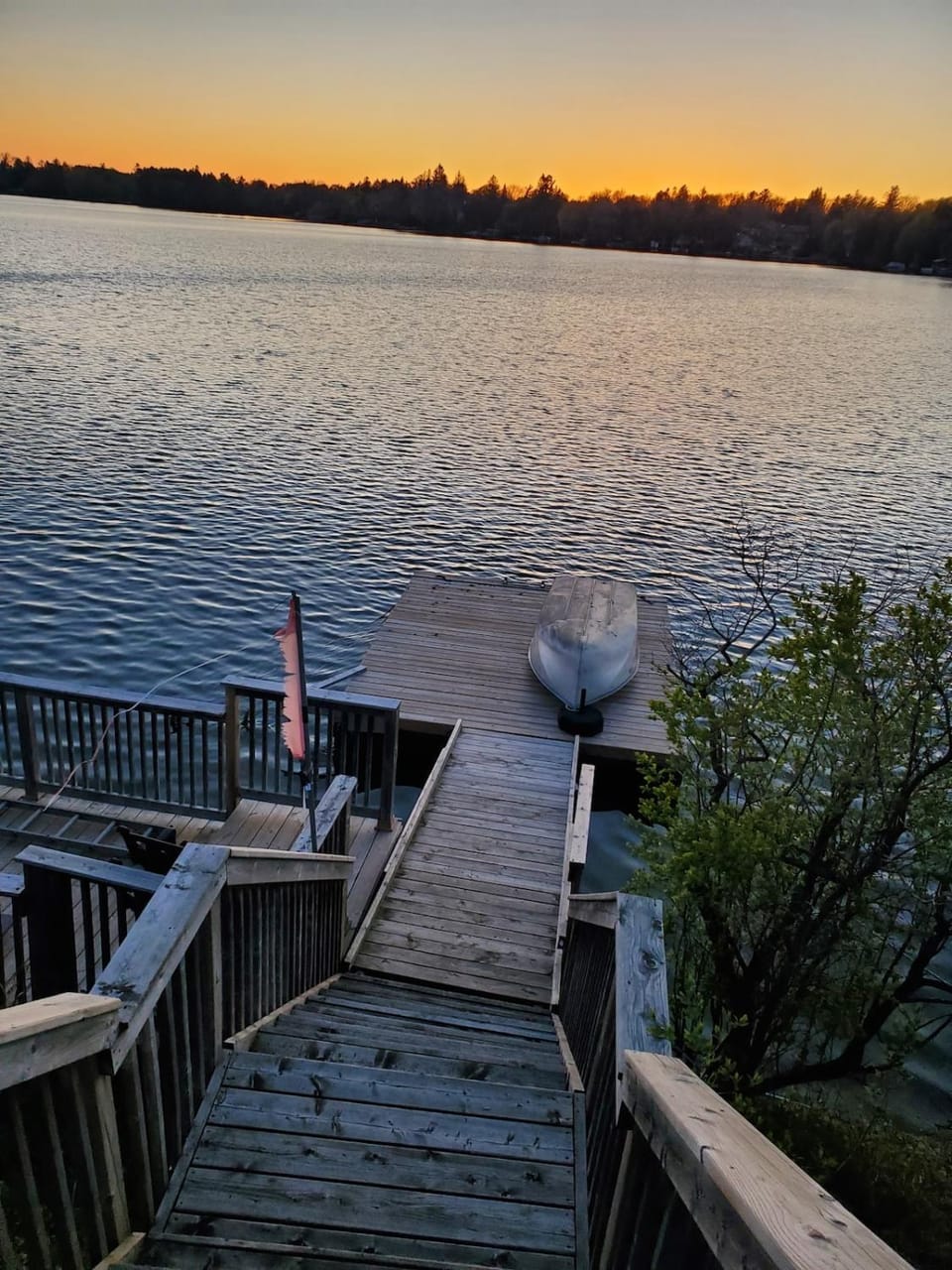 Lakefront Suite with Geodesic Dome Experience Apartment in Whitchurch-Stouffville