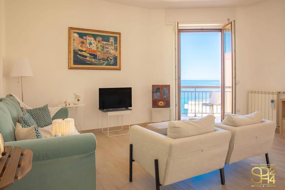 TV and multimedia, Living room, Sea view