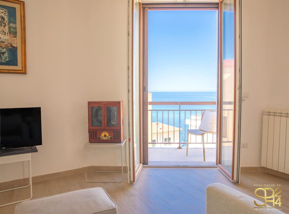 TV and multimedia, Balcony/Terrace, Sea view