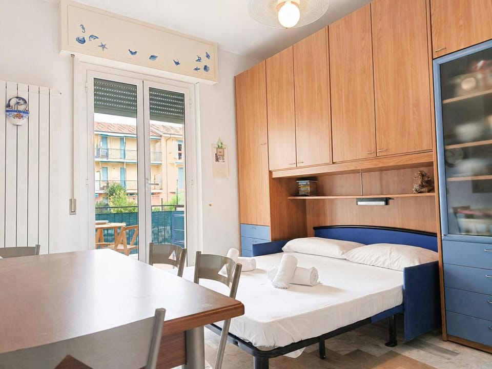 Hostdomus - Poolside Studio with pool Apartment in Ceriale