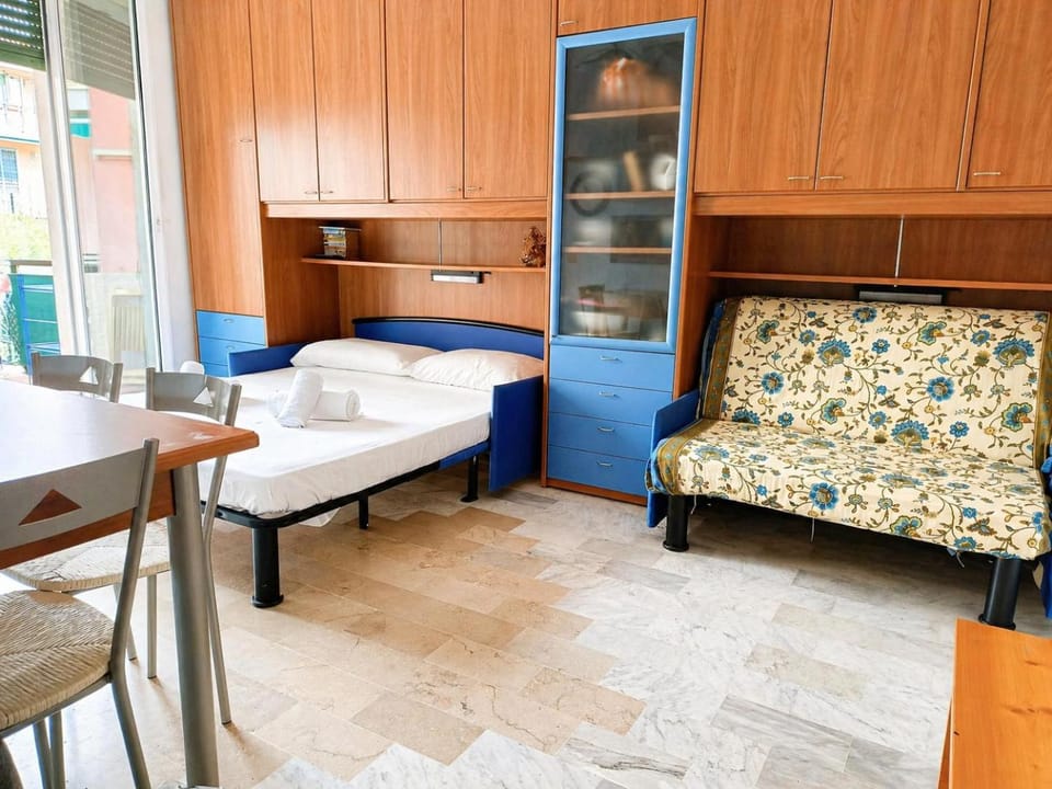 Hostdomus - Poolside Studio with pool Apartment in Ceriale