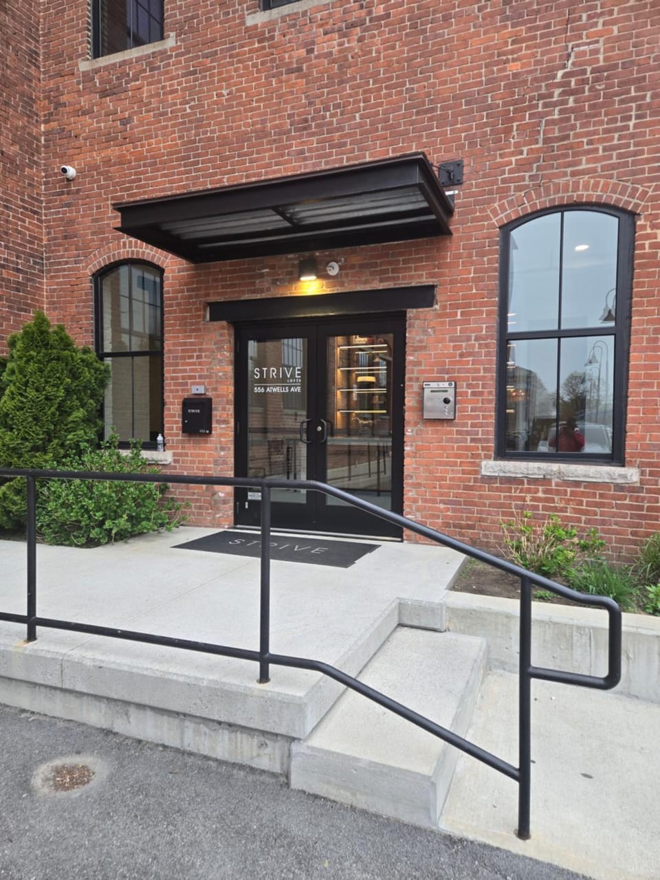 Facade/entrance