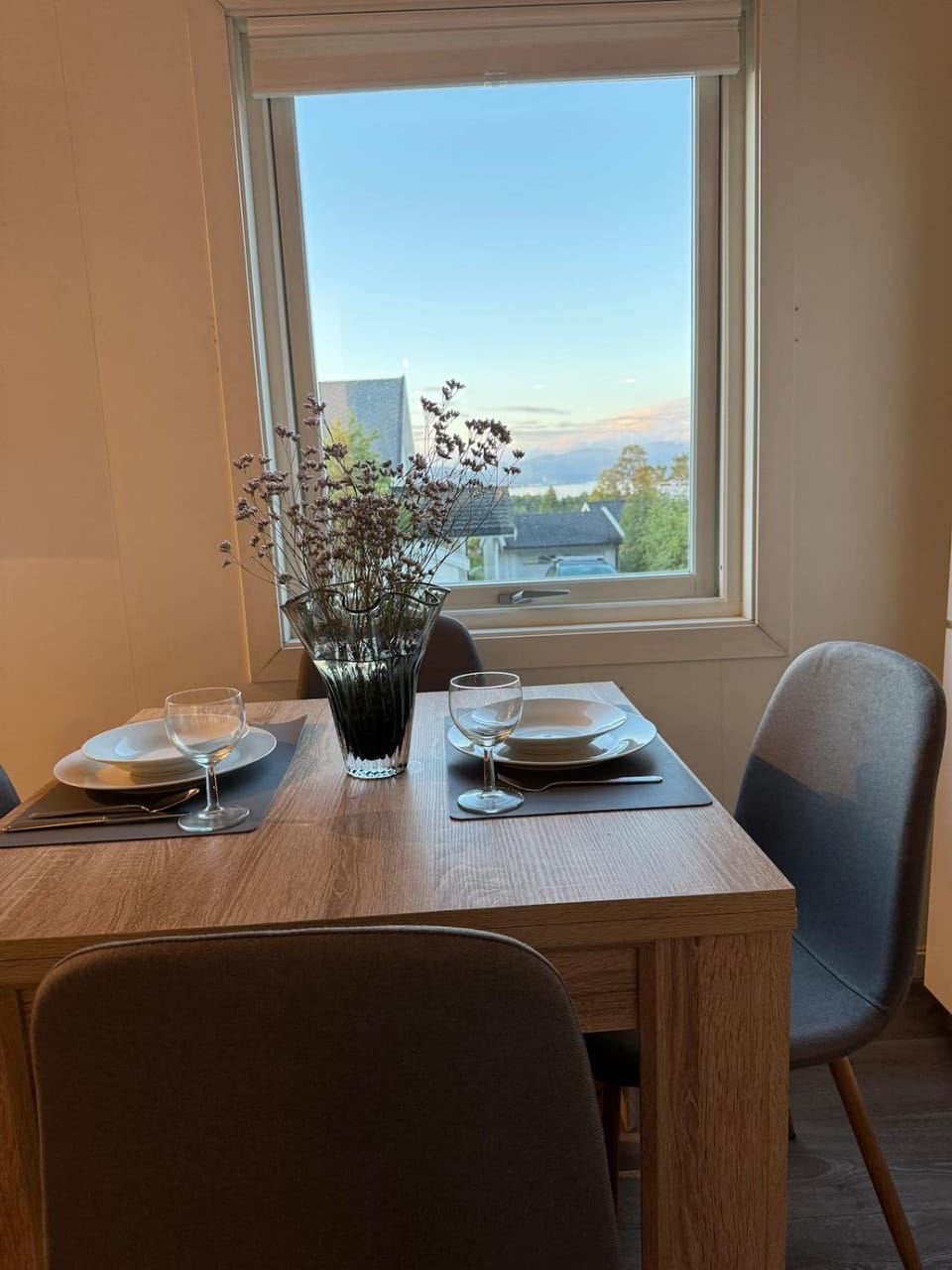 Cozy apartment by Skyactive Apartment in Tromso