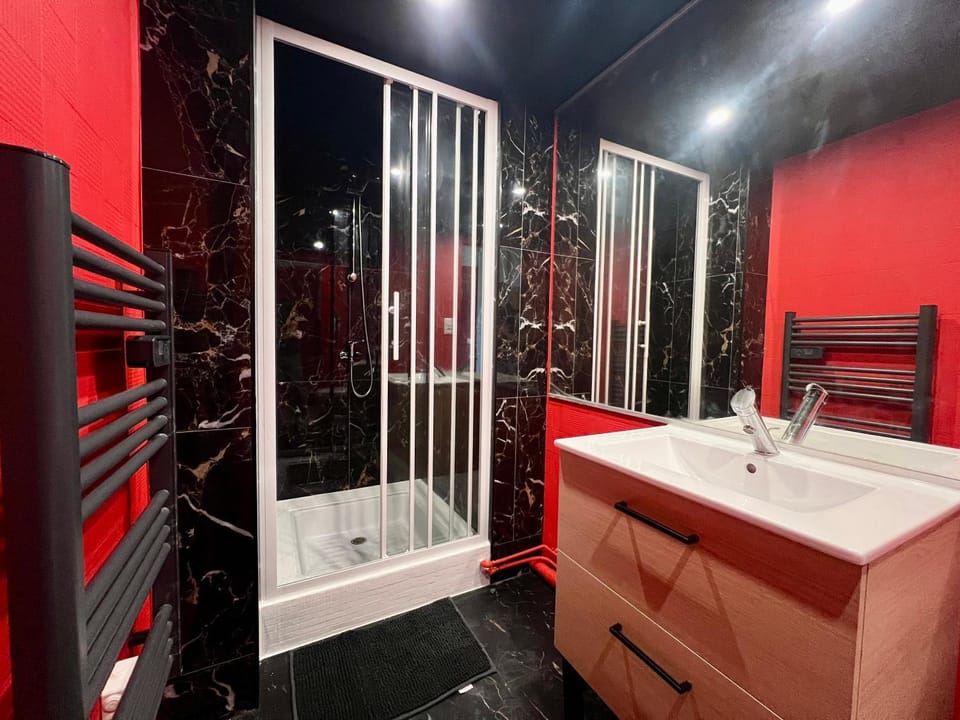 Le Glamour Studio apartment near Futuroscope Apartment in Centre-Val de Loire