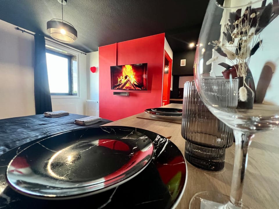 Le Glamour Studio apartment near Futuroscope Apartment in Centre-Val de Loire