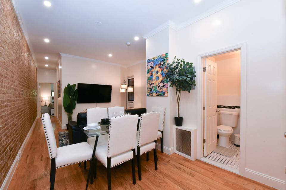 Cozy 2BR Haven Right Above Central Park Apartment hotel in Harlem