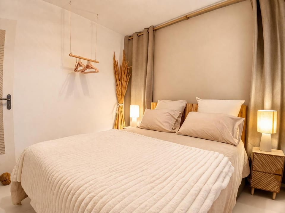 Bed, Night, Casino, Bedroom, Sunset, heating, internet, towels, VIP