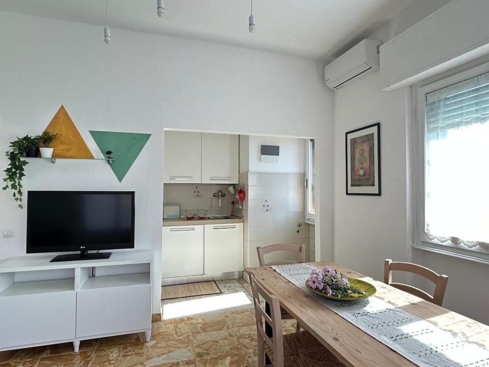Il Tulipano Bright apartment, parking space, Near the city center Apartment in Castellina in Chianti