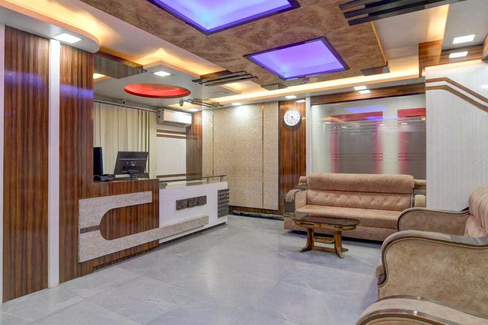 Living room, Seating area, air conditioner