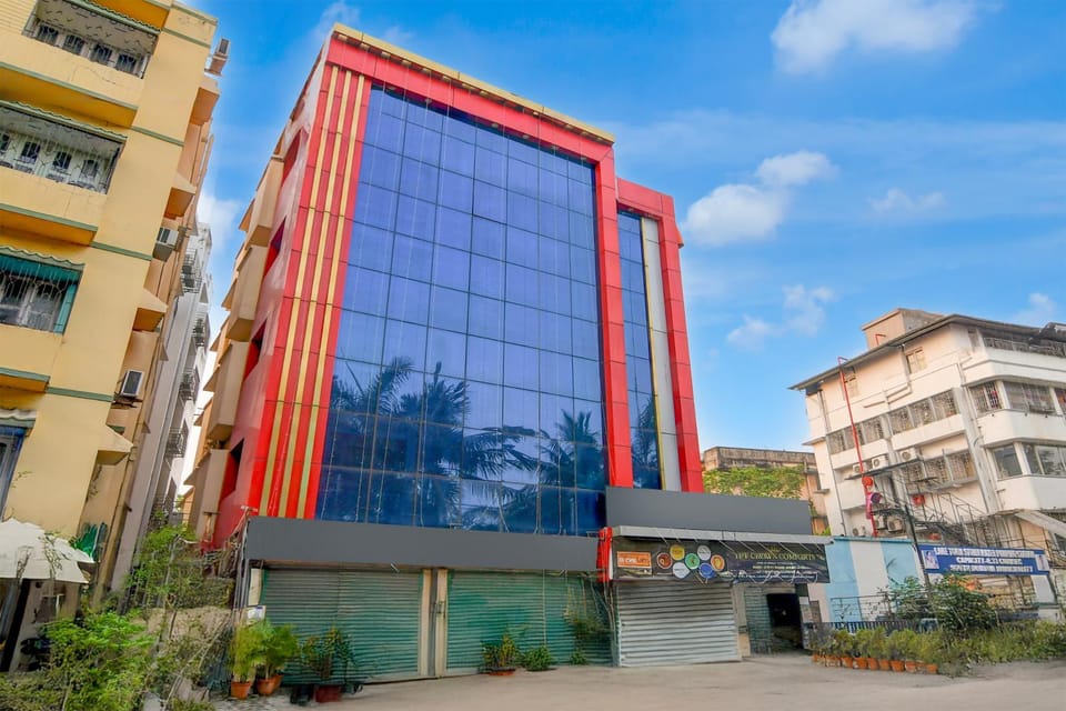 Property building, Day, Location, Parking