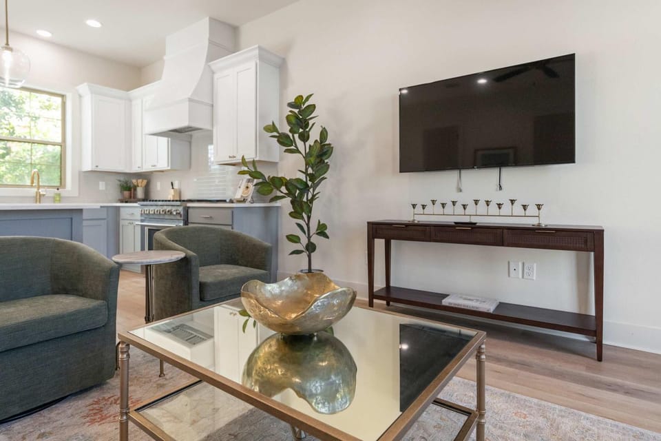 Luxe Oaks - Walk to River Ranch - Build in 2025 - EV Charger House in Lafayette