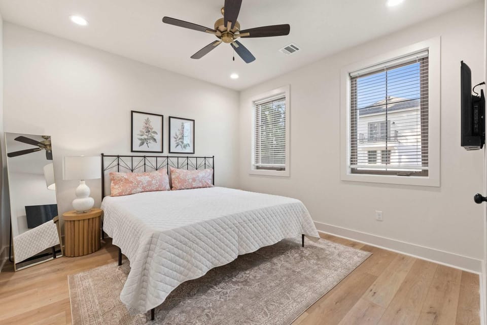 Luxe Oaks - Walk to River Ranch - Build in 2025 - EV Charger House in Lafayette