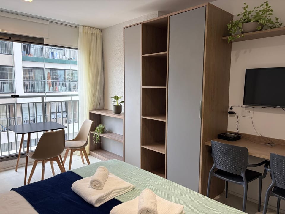 TV and multimedia, Photo of the whole room, Dining area, towels, wardrobe