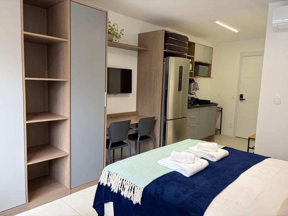 Kitchen or kitchenette, Photo of the whole room, minibar, wardrobe