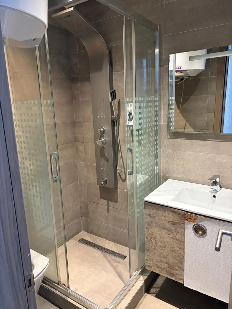 Elegant 2 Bedroom Apartment, Ideal for Long & Short Stays Apartment in Casablanca