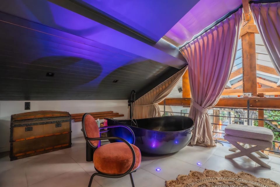 Loft Sanctuary of Hermes Villa in Suresnes
