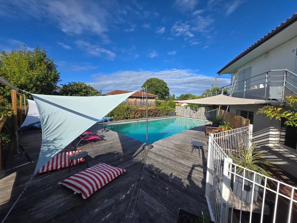 Property building, Swimming pool
