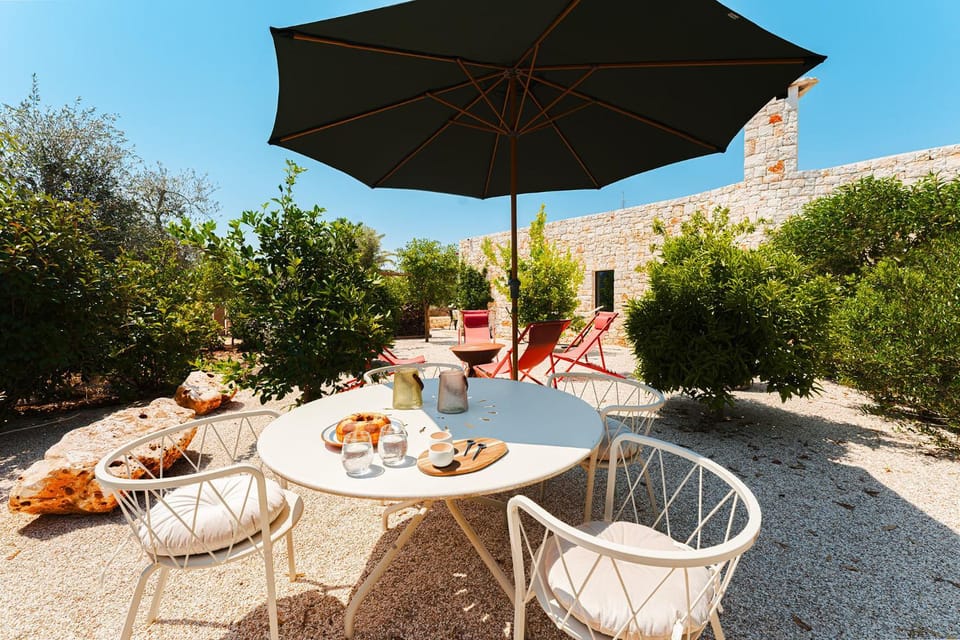 TRULLI FIORI DI MANDORLO 6, Emma Villas Villa in Province of Taranto