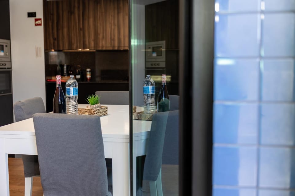 Dining area, kitchen