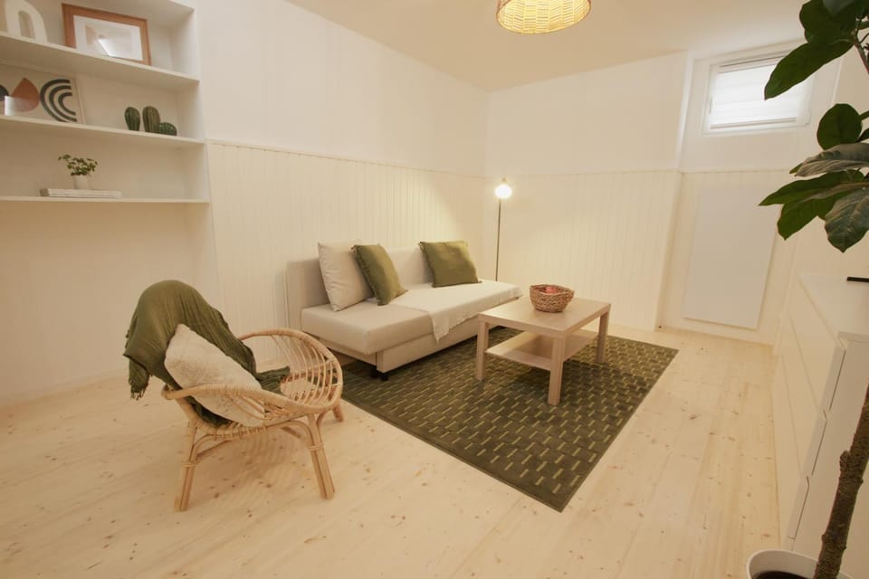 Living room, Photo of the whole room, Seating area
