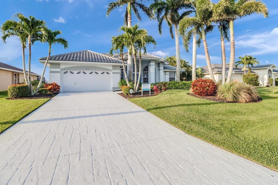 Michaela 1059 House in Cape Coral
