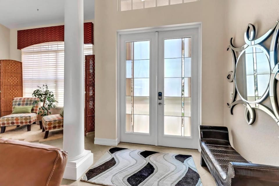 Hook, Wine & Sinker 1019 Waterfront Home w/ Fire Pit, Poolside T House in Sanibel Island