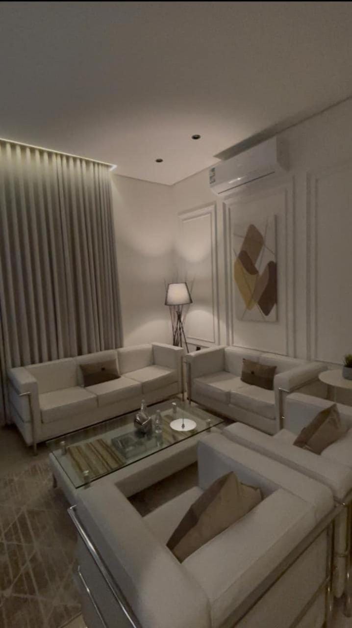 شقة أنيقة جديدة 3 غرف نوم ودخول ذاتي Dahrat Laban Apartment in Riyadh