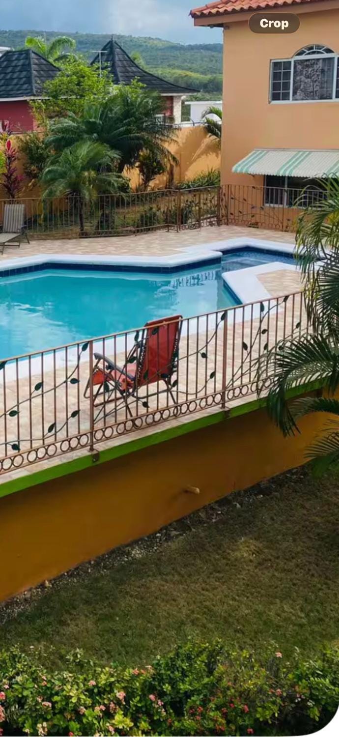 Montego Bay, Ironshore Luxury Studio GOLD ROOM Apartment in Montego Bay