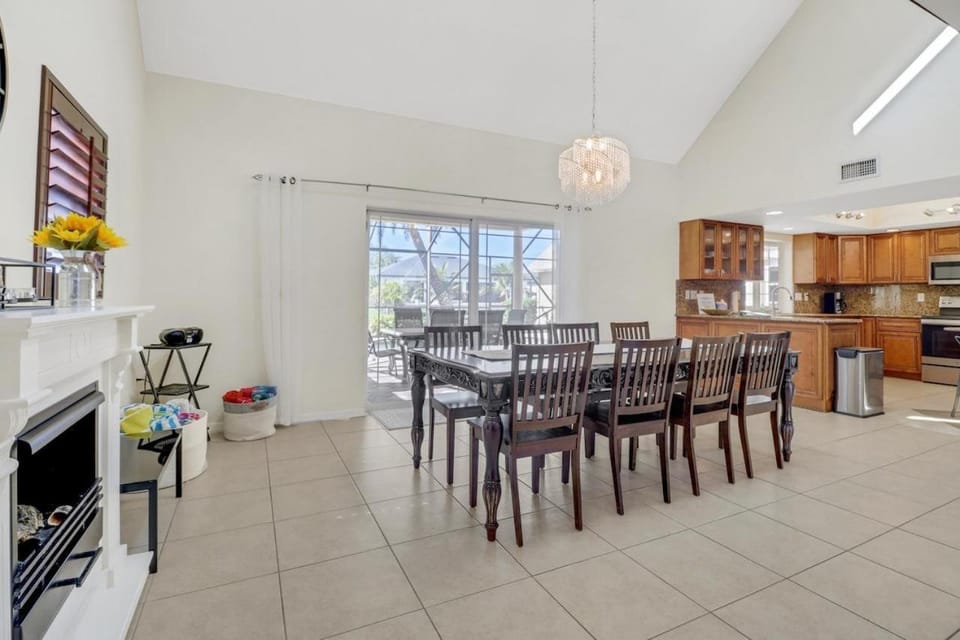 Villa Aurelia 1020 House in Cape Coral