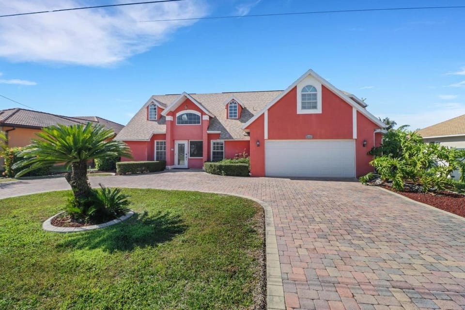 Villa Aurelia 1020 House in Cape Coral