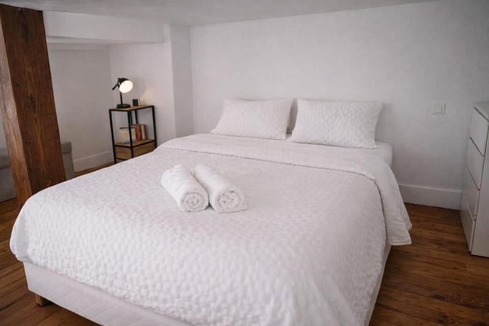 Urban Nest Apartment in Île-de-France